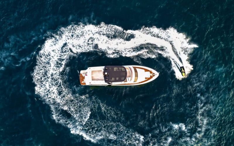 Cheap Yacht Hire Dubai - Amazing View
